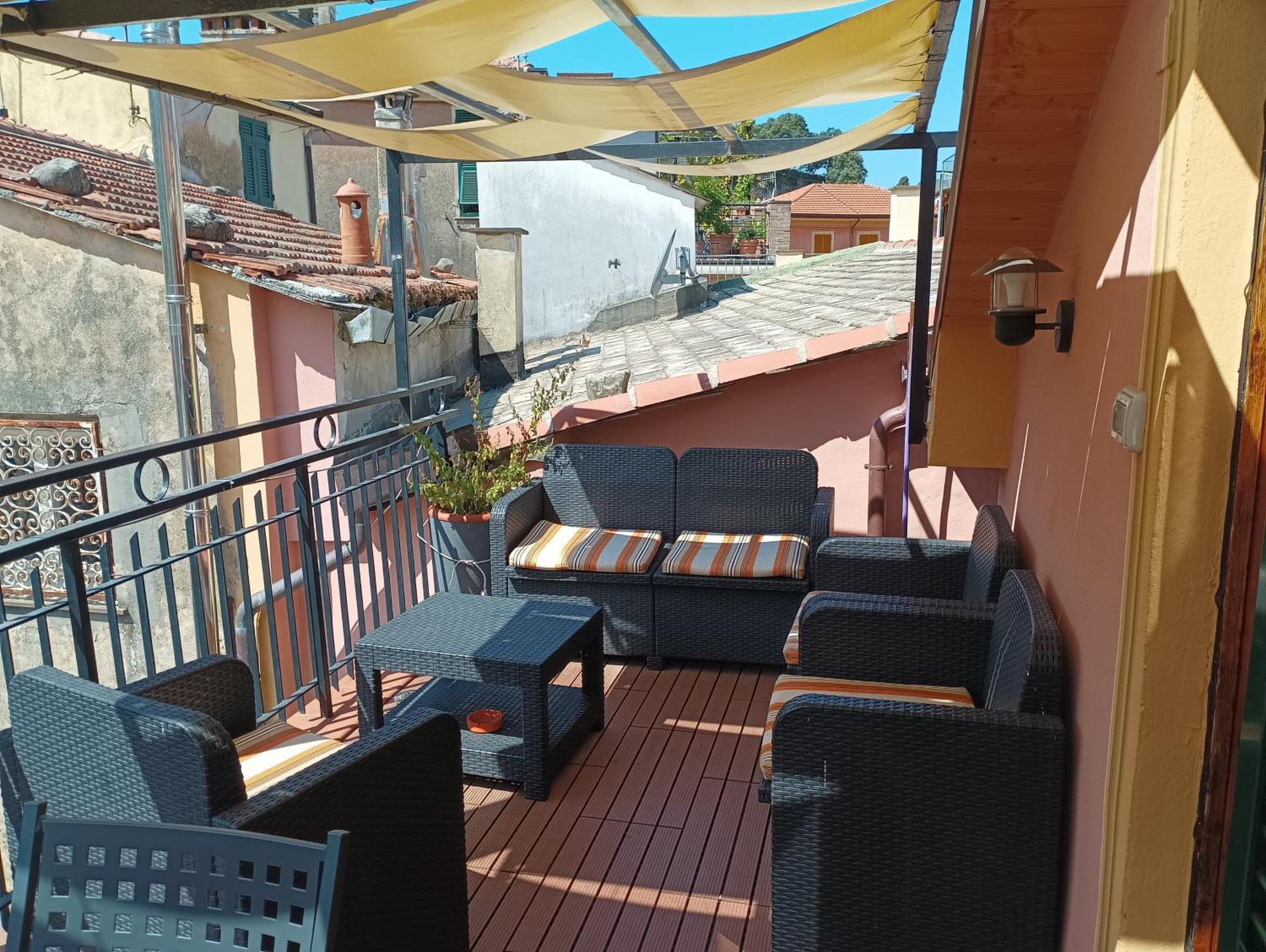 Delizioso Attico Con Ampio Terrazzo E Garage A Due Passi Dal Mare E Dalle Cinqueterre Lt-0485 莱万托 外观 照片